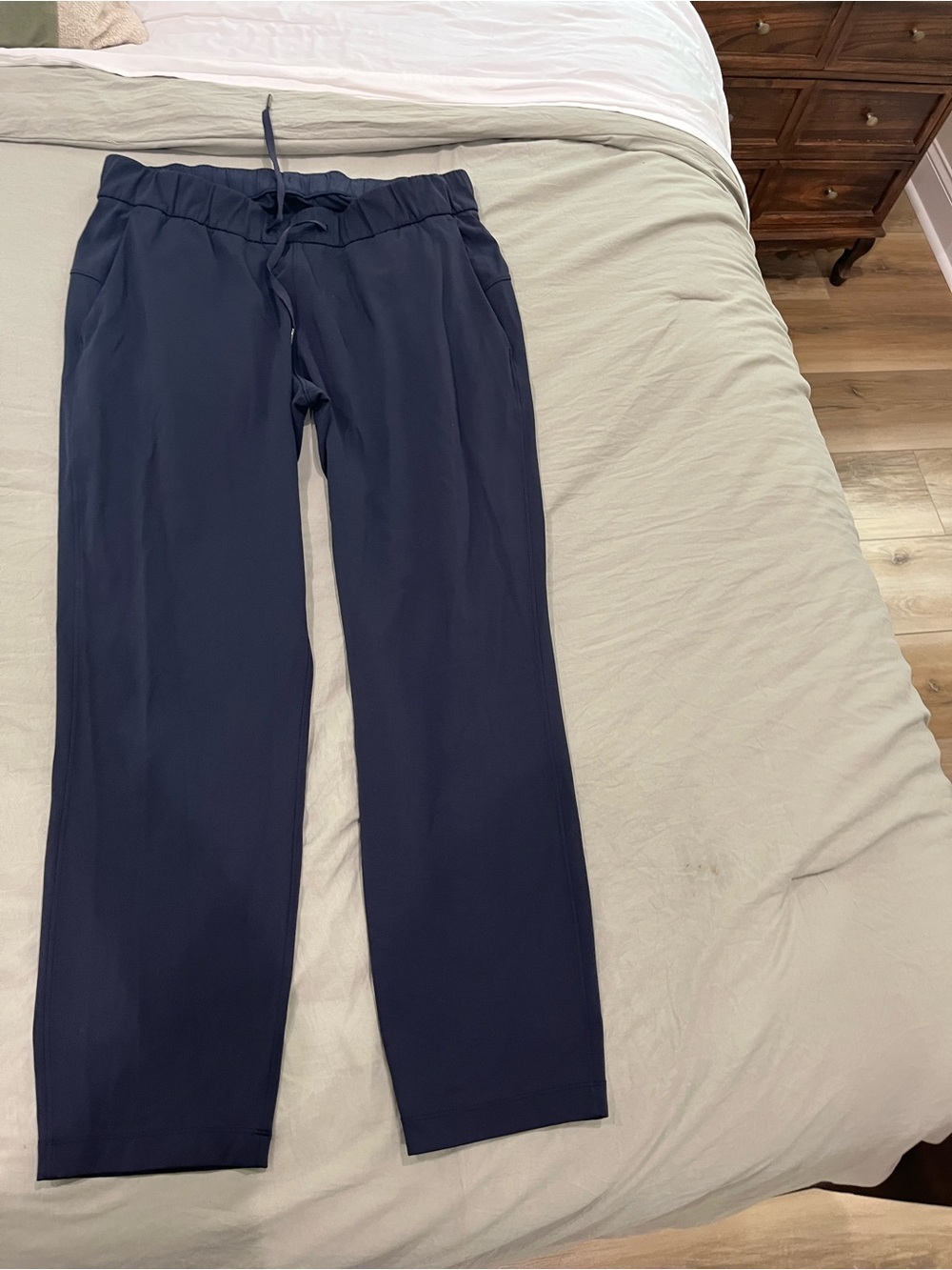 lululemon athletica Navy On The Fly 7/8 pants size 10